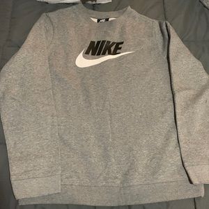 ✨Nike Crewneck✨